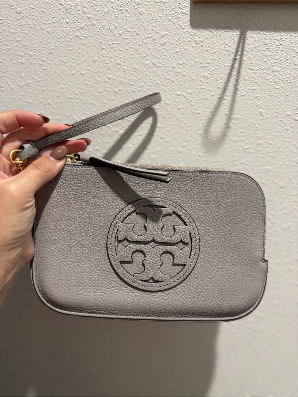 Tory Burch Gray Pebbled Leather Wristlet Clutch